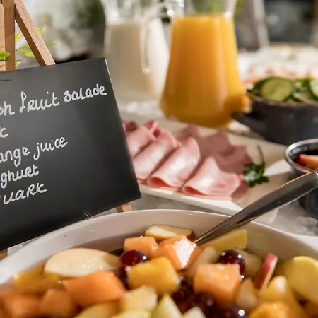 Campanile & Restaurant 2*