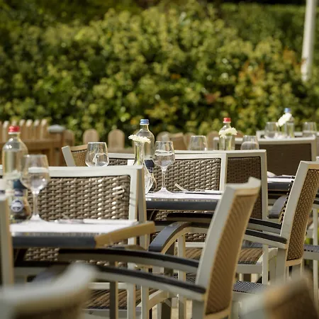 מלון Campanile & Restaurant 2*