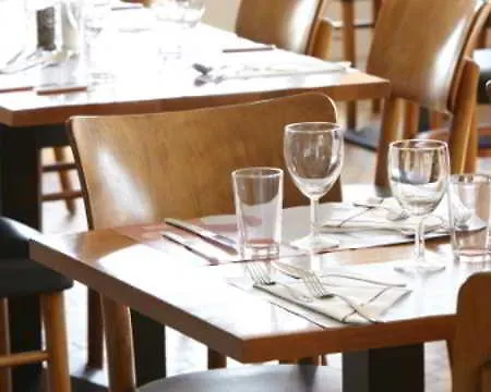 Campanile & Restaurant Hotel 2*