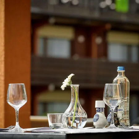 Campanile & Restaurant 2*