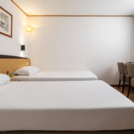 Hotel Campanile & Restaurant