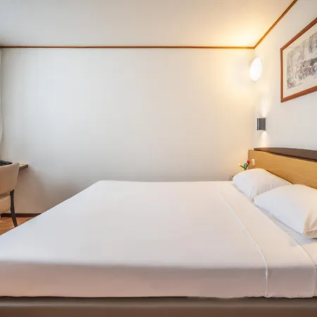 Hotel Campanile & Restaurant Gand