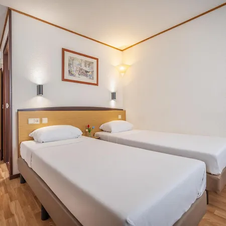 Campanile & Restaurant 2*