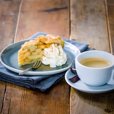 Hotel Campanile & Restaurant 2*