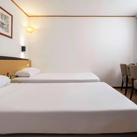 Campanile & Restaurant Hotel 2*