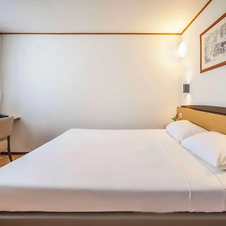 Hotel Campanile & Restaurant