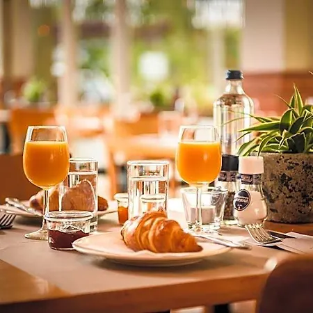 Campanile & Restaurant Hotel
