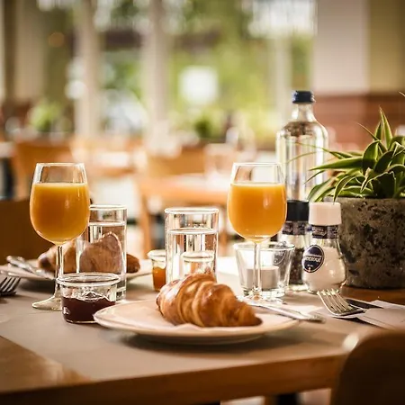 Hotel Campanile & Restaurant