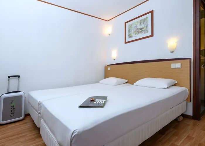 Campanile & Restaurant 2*