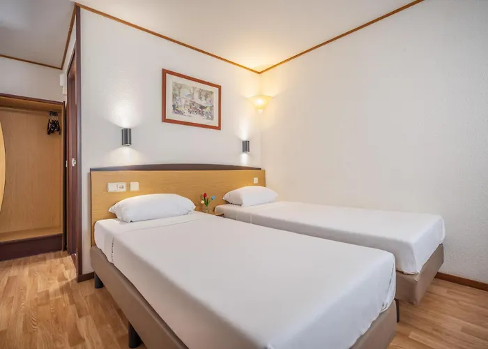 Campanile & Restaurant 2*