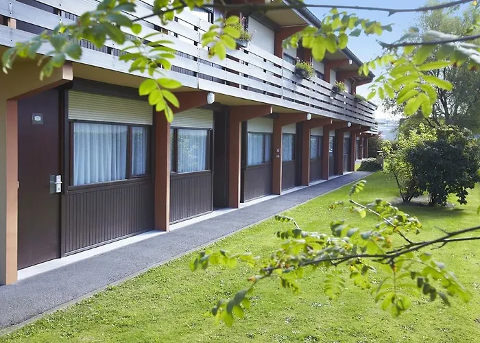 Hotel Campanile & Restaurant 2*